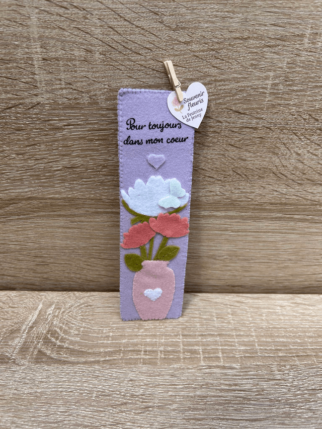 Souvenir fleuris- marque-page en feutrine