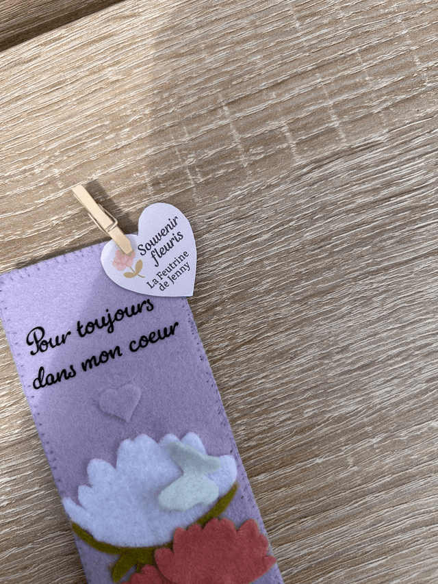 Souvenir fleuris- marque-page en feutrine